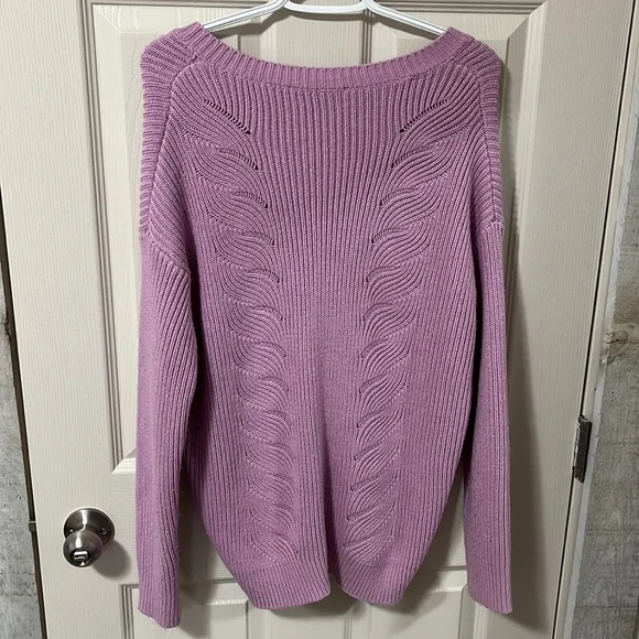 Signature 8 Sweater - Picture 3 of 3